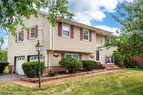 1 Midvale Ave, Fairfield, NJ, 07004-1364 | Card Image