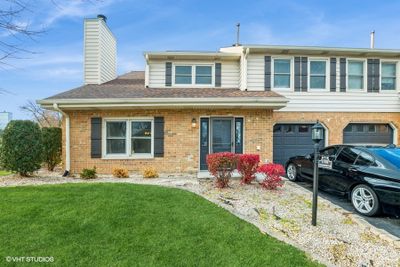 15706 Chesterfield Lane, Townhouse with 2 bedrooms, 1 bathrooms and 1 parking in Orland Park IL | Image 1