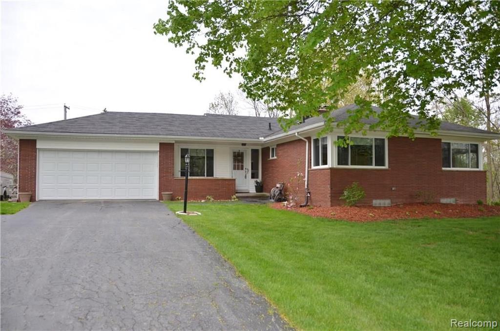 20297 Thorofare Road, Sold in Grosse Ile Twp Zoocasa