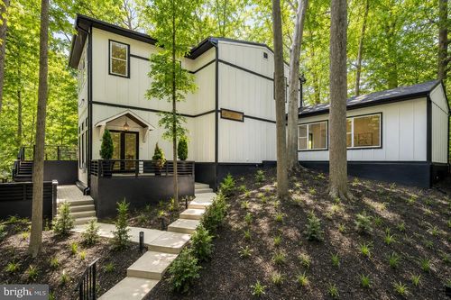 811 Sligo Creek Pkwy, TAKOMA PARK, MD, 20912-5807 | Card Image
