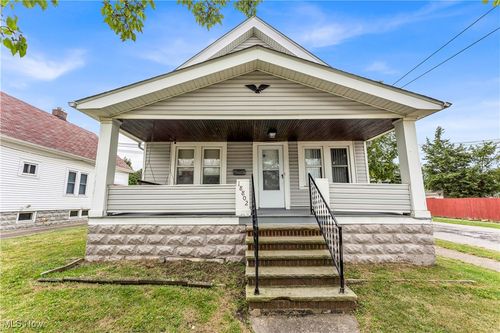 18802 Arrowhead Ave, Cleveland, OH, 44119-2141 | Card Image