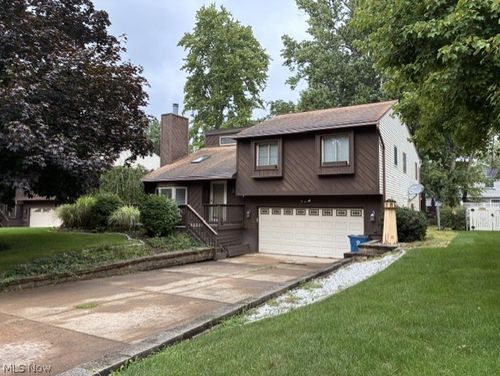 3079 Reeves Rd, Willoughby, OH, 44094-6586 | Card Image