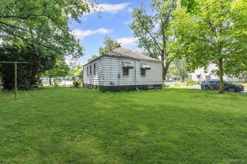 20550 Tireman St, Detroit, MI, 48228-2834 | Card Image