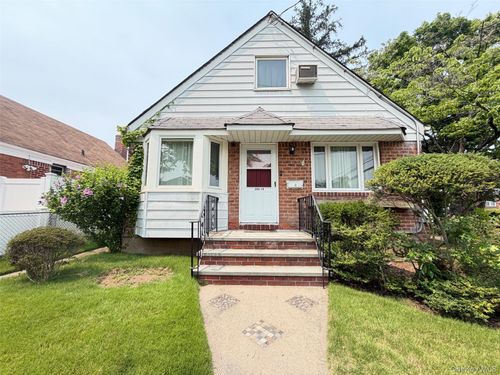 259-19 80th Ave, Glen Oaks, NY, 11004-1226 | Card Image
