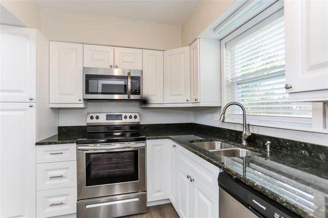 420 Flamingo Dr, House other with 3 bedrooms, 2 bathrooms and null parking in APOLLO BEACH FL | Image 4