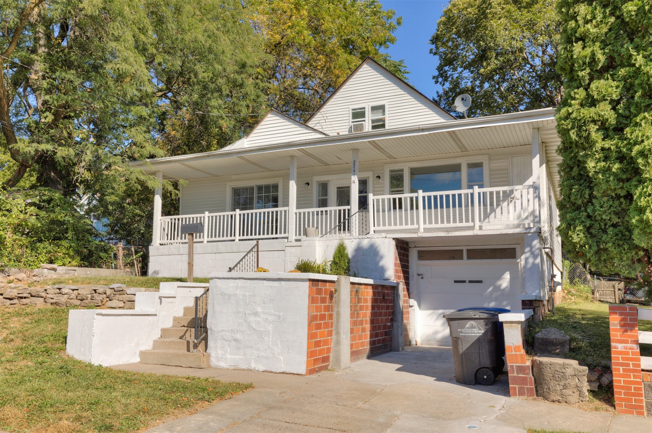 Meek Ave, Des Moines, IA 50311