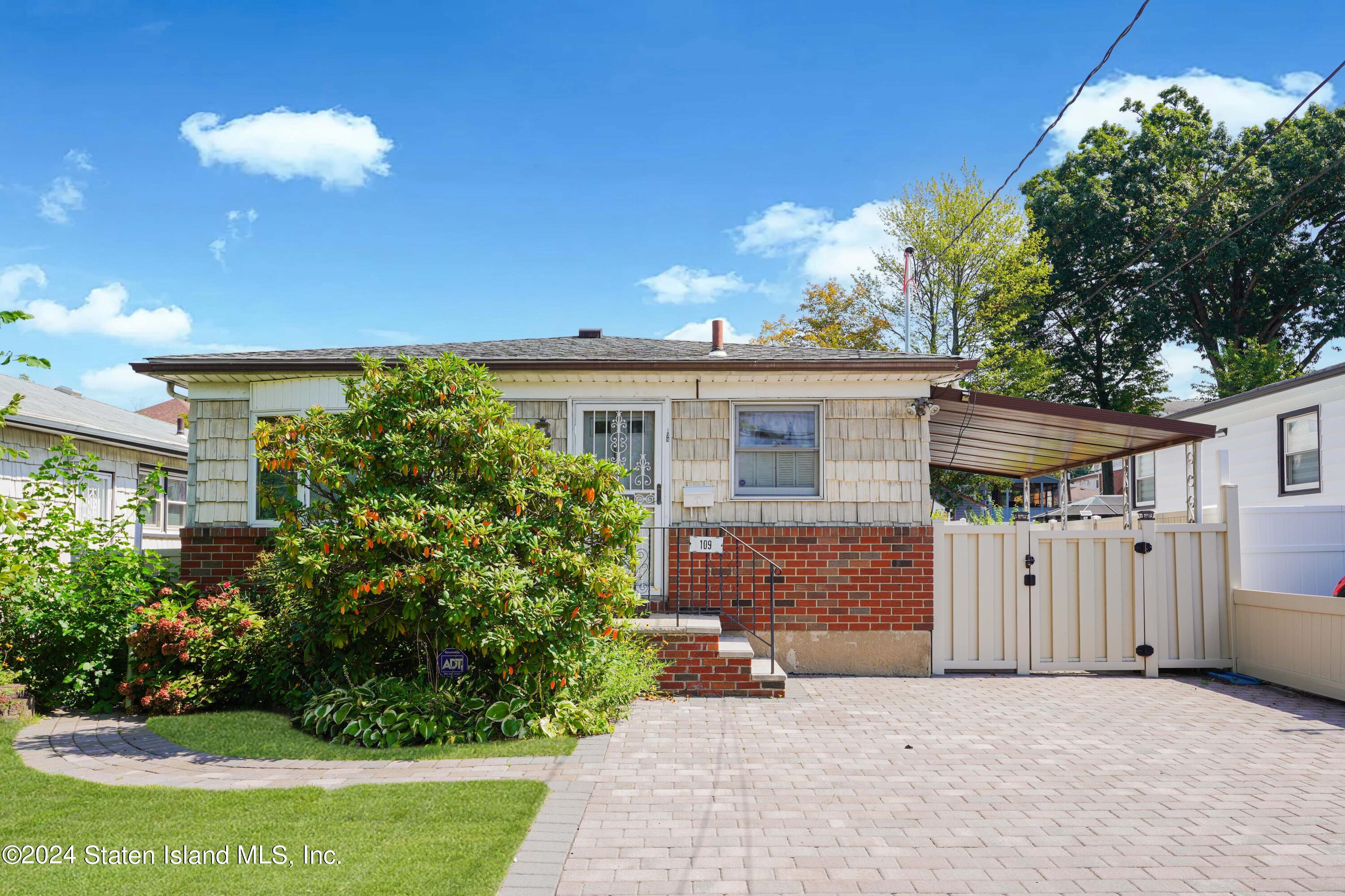 Bradley Ave, Staten Island, NY 10314