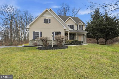 204 Iron Valley Dr, Lebanon, PA, 17042-8800 | Card Image