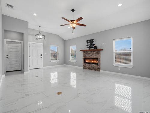 11319 Par One, San Antonio, TX, 78221-3196 | Card Image