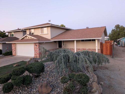 888 Laguna St, Livermore, CA, 94550-5230 | Card Image