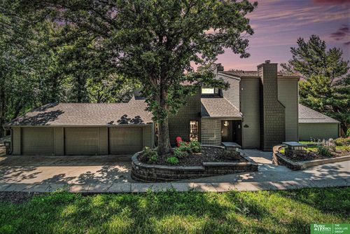 21811 Hillandale Dr, Elkhorn, NE, 68022 | Card Image