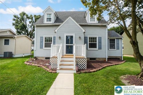 457 E Lawn Rd, Nazareth, PA, 18064-1208 | Card Image