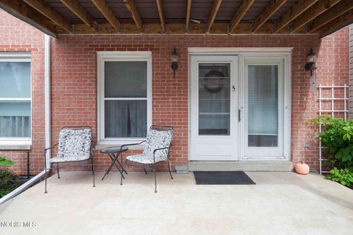 1932 Queenswood Dr, Findlay, OH, 45840-6950 | Card Image