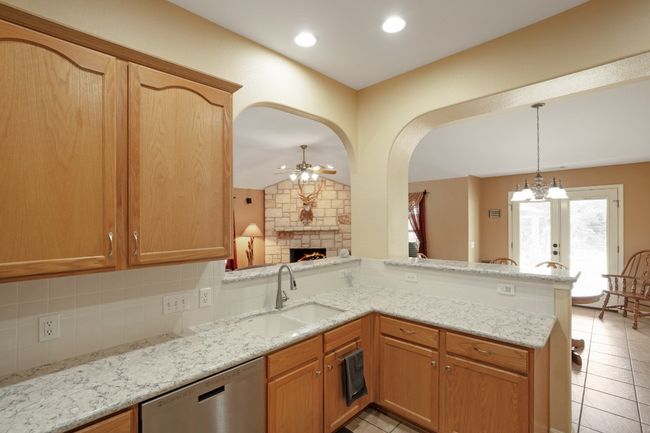 213 S Buffalo Pass, House other with 3 bedrooms, 2 bathrooms and 6 parking in Georgetown TX | Image 14