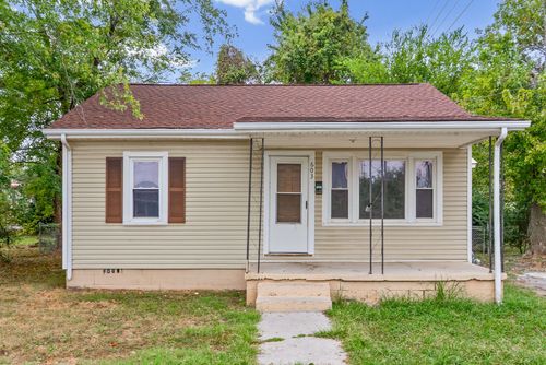 603 Glass Ln, Hopkinsville, KY, 42240-2759 | Card Image