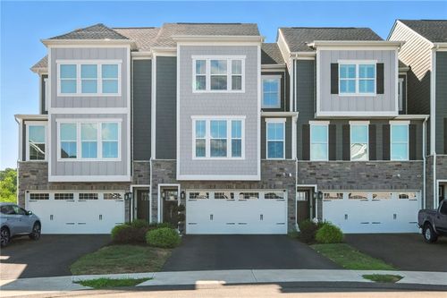 602 Spruce Ln, Canonsburg, PA, 15317-2452 | Card Image
