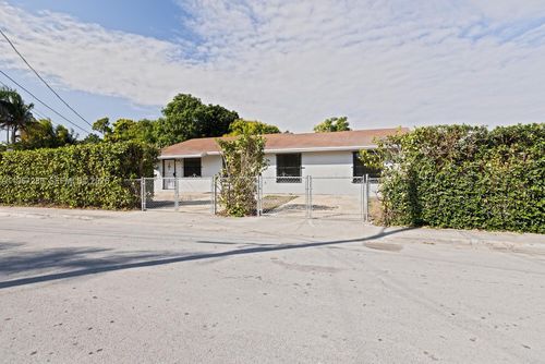 522 Sw 3rd Ave, Homestead, FL, 33030-7102 | Card Image
