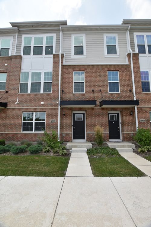 2945 Showplace Dr, Naperville, IL, 60564-5093 | Card Image
