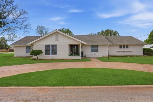 400 W Elm St, Hobart, OK, 73651-1616 | Card Image