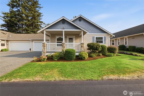c-1550 Mountain View Dr, Enumclaw, WA, 98022-8243 | Card Image