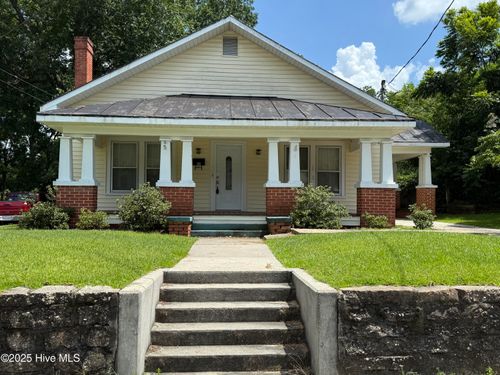 306 E Johnson St, Clinton, NC, 28328-2826 | Card Image