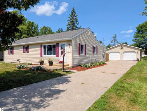 124 W Saginaw St, Au Gres, MI, 48703-9401 | Card Image