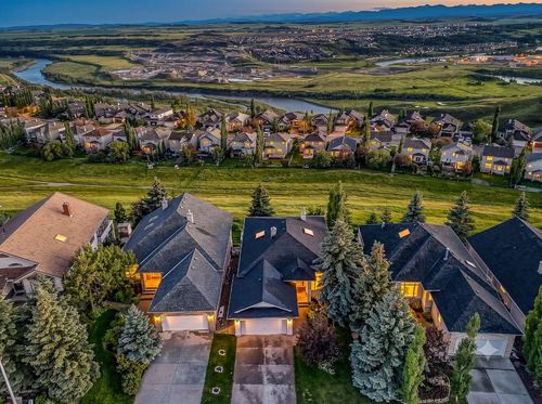19 Gleneagles View, Cochrane, AB, T4C1N9 | Card Image