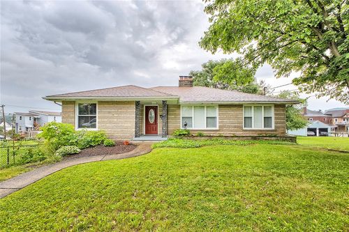 8 S 5th St, Youngwood, PA, 15697-1210 | Card Image