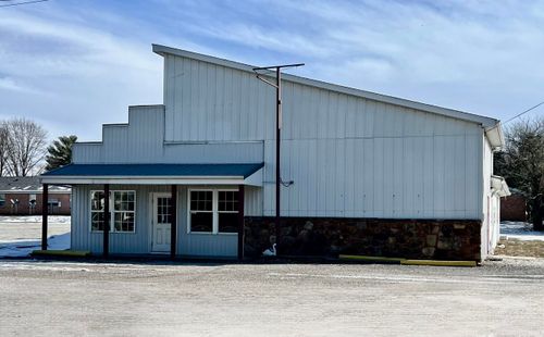 686 S Maple St, Orleans, IN, 47452-2129 | Card Image