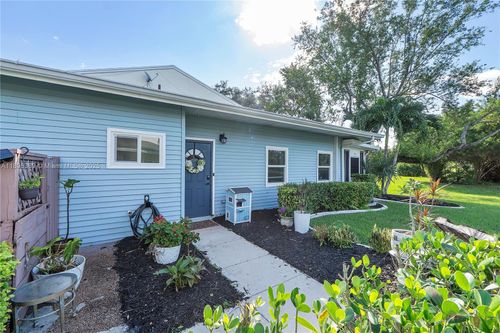 4764 S Hemingway Cir, Margate, FL, 33063-5391 | Card Image