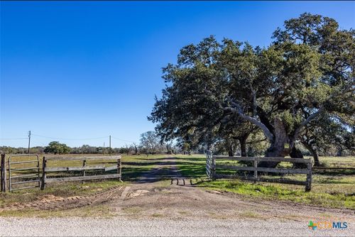 000 County Road 284, Edna, TX, 77957 | Card Image