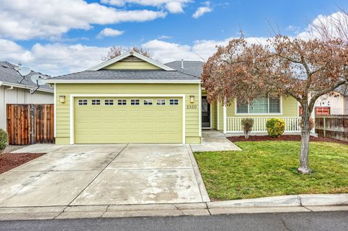 2350 Kamerin Lane, Medford, OR, 97501 | Card Image