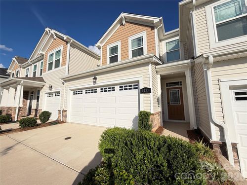 9233 Northfield Crossing Dr, Charlotte, NC, 28269-3889 | Card Image