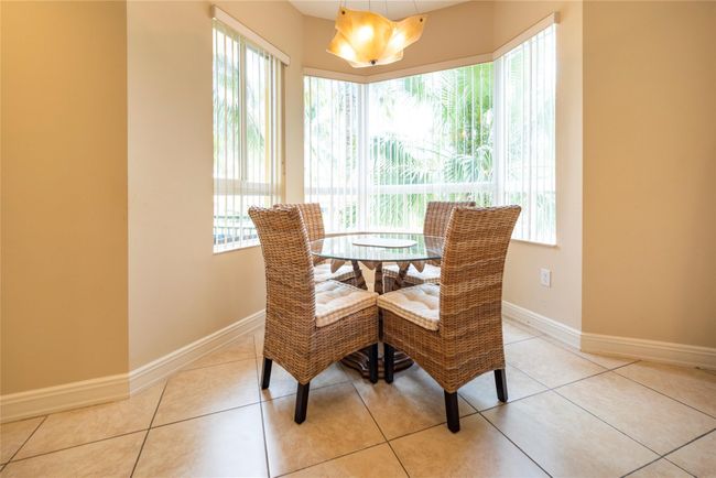 APT-272 - 16135 Emerald Estates Dr, Condo with 3 bedrooms, 3 bathrooms and null parking in Weston FL | Image 17