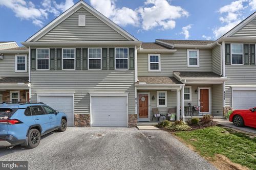 8121 Lenker Dr, HARRISBURG, PA, 17112-8506 | Card Image