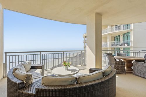 bc2412-801 E Beach Dr, Galveston, TX, 77550-3364 | Card Image