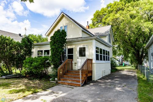 1425 4th Ave S, Fargo, ND, 58103-1635 | Card Image