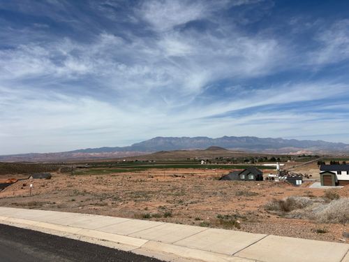 934 W 3270 S, Hurricane, UT, 84737-2667 | Card Image