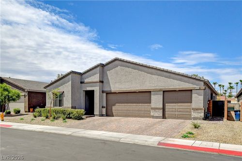 2772 Song Point Ave, Las Vegas, NV, 89121-4110 | Card Image