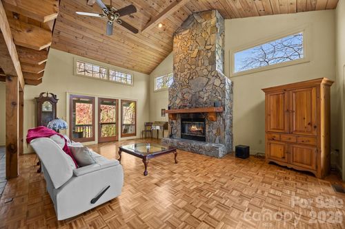 63 Chestnut Forest Rd, Fairview, NC, 28730-8686 | Card Image