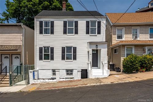 22 Grove St, Staten Island, NY, 10304-2018 | Card Image