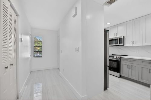 28f-9272 Vista Del Lago, Boca Raton, FL, 33428-3146 | Card Image