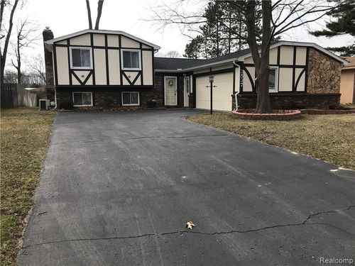 3537 San Mateo Rd, Waterford Twp, MI, 48329-2454 | Card Image