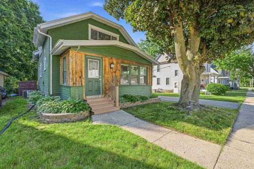 213 Roller Ave, Beaver Dam, WI, 53916-2823 | Card Image