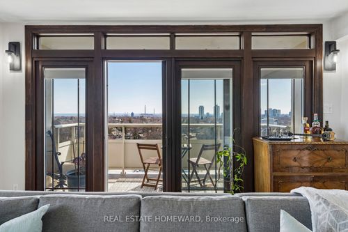 1208-980 Broadview Avenue, East York, ON, M4K3Y1 | Card Image