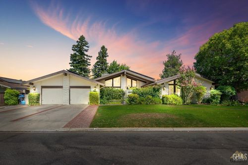 108 Portales Real, Bakersfield, CA, 93309-1302 | Card Image