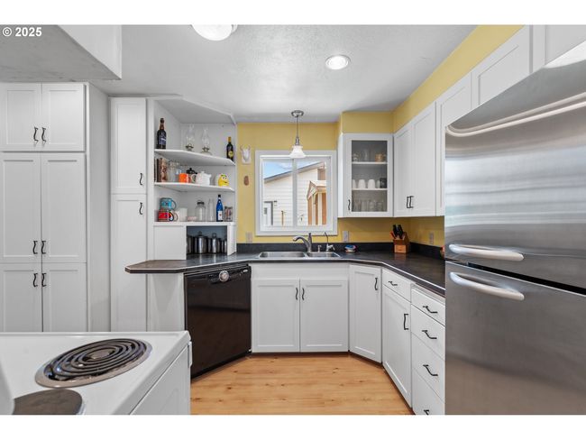 814 Sw 44 Th St, House other with 5 bedrooms, 2 bathrooms and null parking in Pendleton OR | Image 9