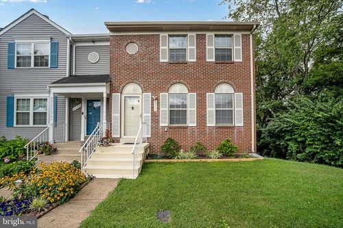 8711 Ditmars Ct, MANASSAS, VA, 20110-5200 | Card Image