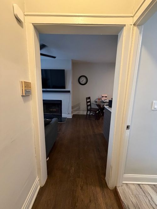 apt-c3-631 Roscoe St, Chicago, IL, 60657-2917 | Card Image