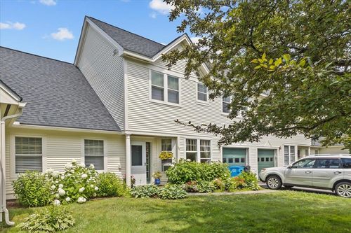 30-30 Eastman Farm Rd, Burlington, VT, 05408-2498 | Card Image